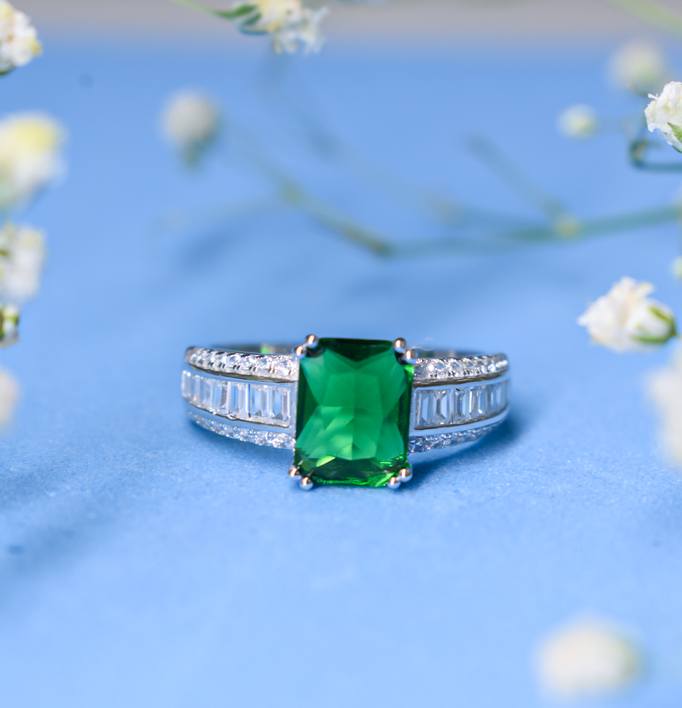 Emerald Vivid Ring