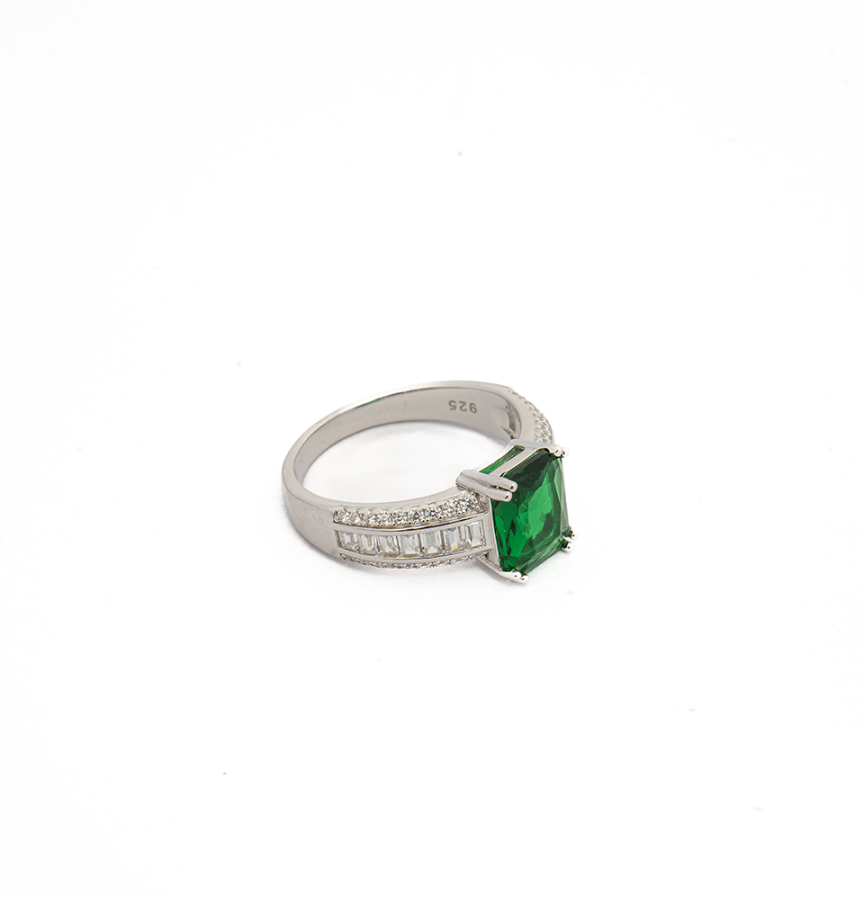 Emerald Vivid Ring